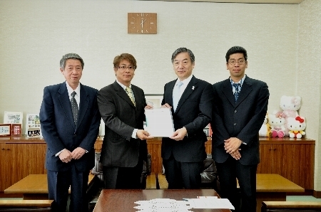 写真：日本綜合産業株式会社との災害時応援協定締結式の様子