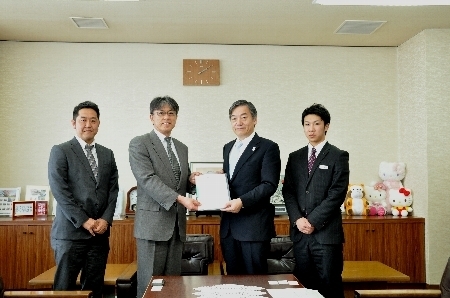 写真：締結式の様子