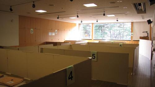 写真：永山公民館内講座室（消費生活センター）の避難所設営状況の様子