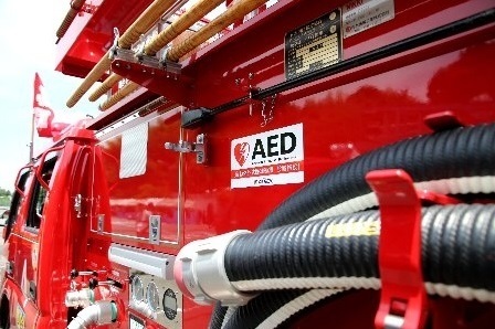 写真：AEDを配備した多摩市消防団ポンプ車1