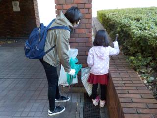 写真:多摩センターまち美化キャンペーンの様子