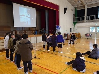 写真：豊ヶ丘小学校での交流会2