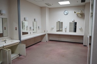 写真:楽屋(令和2年6月撮影)