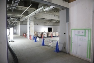 写真:1階事務所前廊下(令和2年10月撮影)