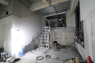 写真:小ホール下手側階段(令和3年2月撮影)