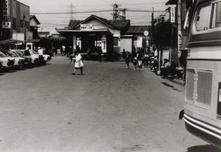 写真：昔の聖蹟桜ヶ丘駅前