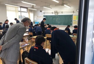 写真：令和4年度第2回　中学校授業見学の様子