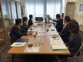写真:令和3年度第1回 小学校懇談の様子