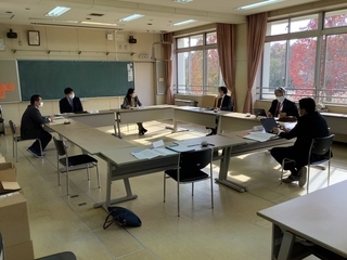 写真:令和3年度第2回 小学校懇談の様子