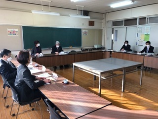 写真:令和3年度第3回 中学校懇談の様子