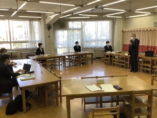 写真：令和3年度第6回　小学校懇談の様子