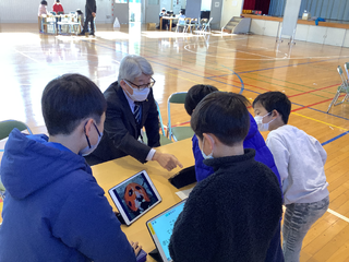 写真:令和4年度第4回 小学校授業見学の様子