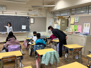 写真:令和4年度第5回 小学校授業見学の様子