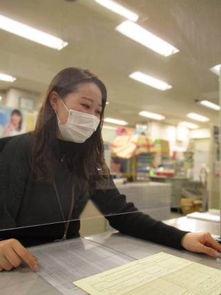 写真：保険年金課職員2