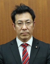 写真：伊集院　さとし　議員