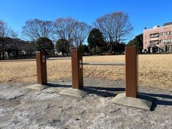 写真:健康遊具(腕立て伏せうんどう)