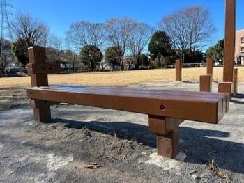 写真:健康遊具(腹筋・背筋うんどう)
