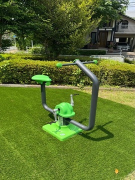 写真：健康遊具（サイクリングステーション）
