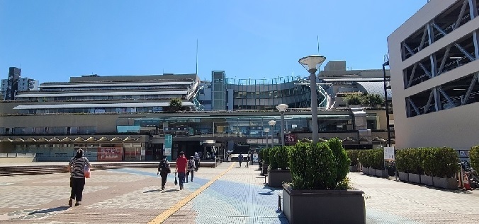 写真：永山駅からベルブ永山へ向かう景色