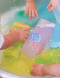 寒天あそびの様子
