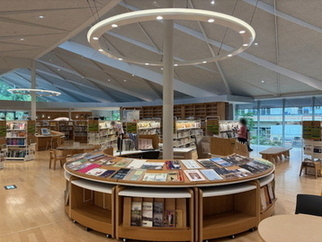 中央図書館展示1