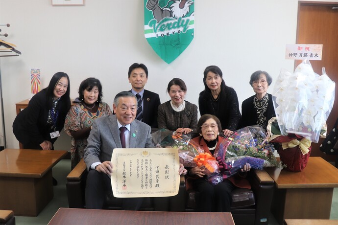 下田武子さんの市長表敬訪問の様子