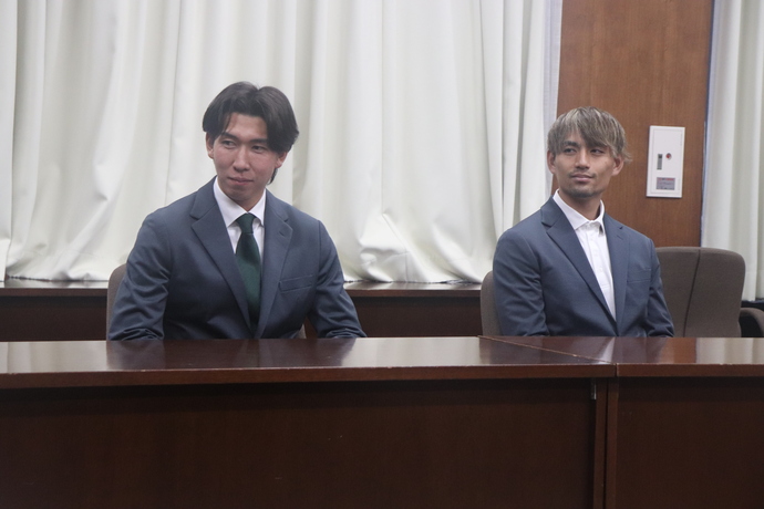 写真　左：林選手　右：宮原選手