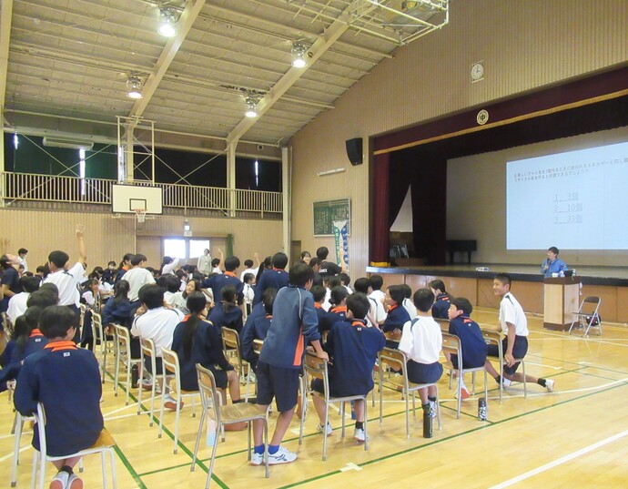 諏訪中学校の様子