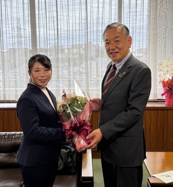 冨髙選手と阿部市長