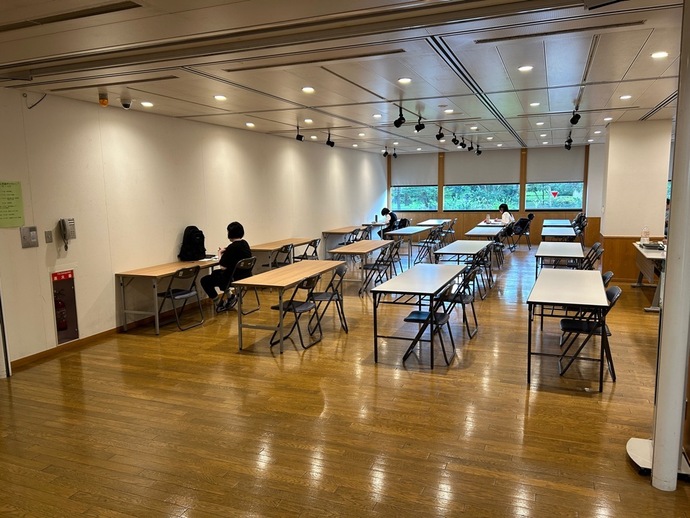 永山公民館3階ギャラリー夏休み勉強コーナーの写真